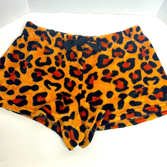 True by Rue 21 | Animal Print Fluffy Booty Shorts | Soft Cozy Bottoms | Size XL - Picture 1 of 8
